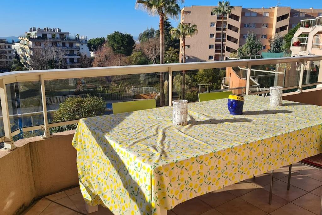 Appartement Vue Mer Sur Les Hauteurs De Nice Exteriör bild