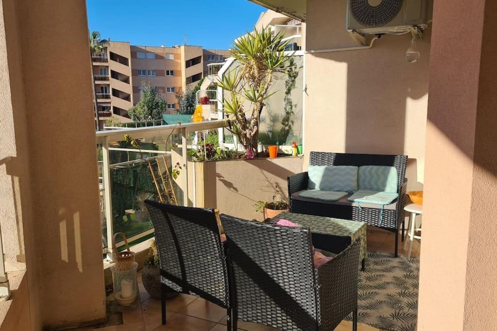 Appartement Vue Mer Sur Les Hauteurs De Nice Exteriör bild