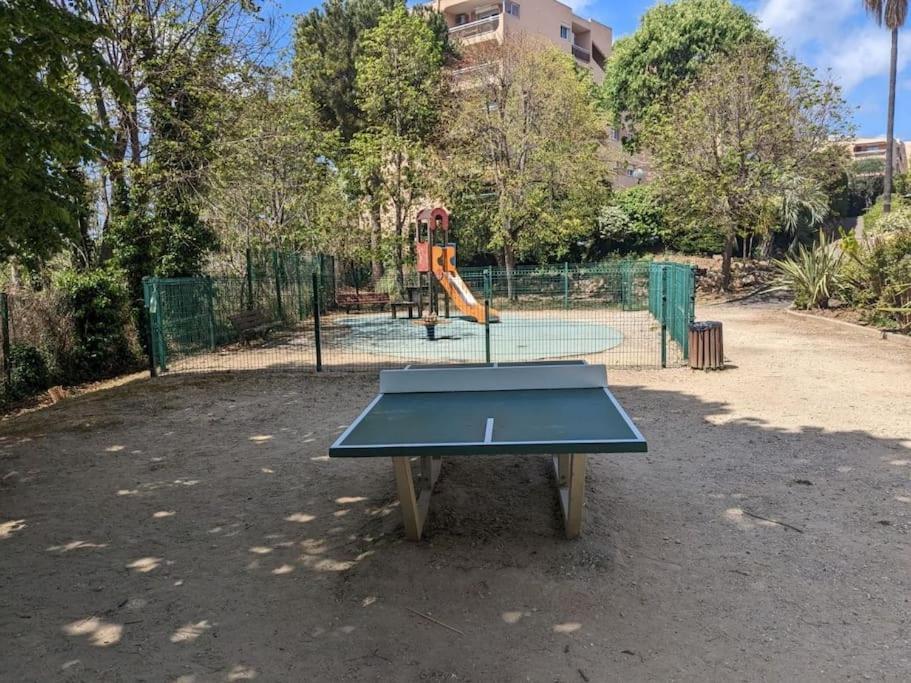 Appartement Vue Mer Sur Les Hauteurs De Nice Exteriör bild