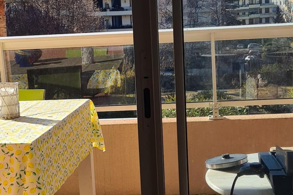 Appartement Vue Mer Sur Les Hauteurs De Nice Exteriör bild