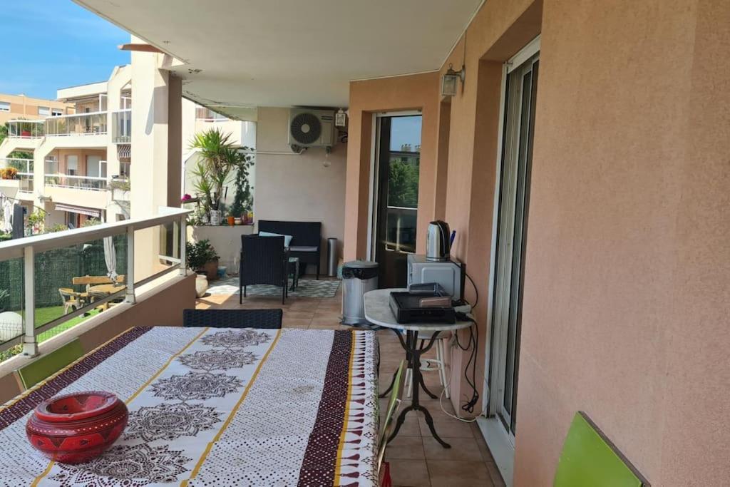 Appartement Vue Mer Sur Les Hauteurs De Nice Exteriör bild